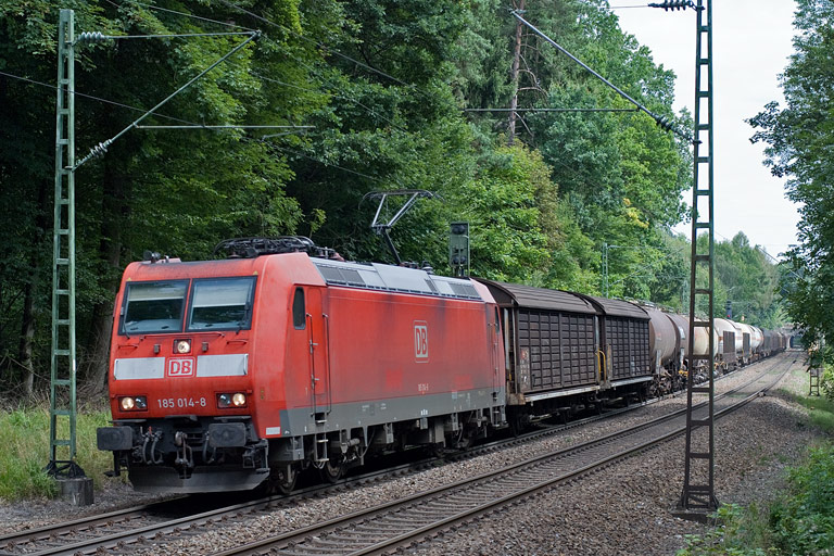 185 014 mit CFN 43198 bei km 18,6 (August 2008)