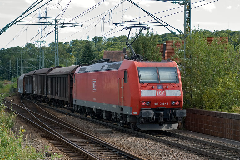 185 066 mit FE 44691 bei km 16,8 (August 2008)