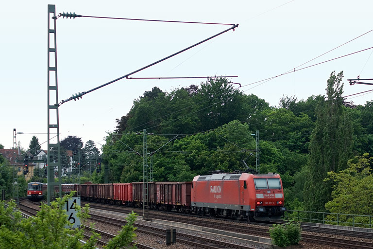 185 077 mit FZT 56173 bei km 14,6 (Mai 2008)