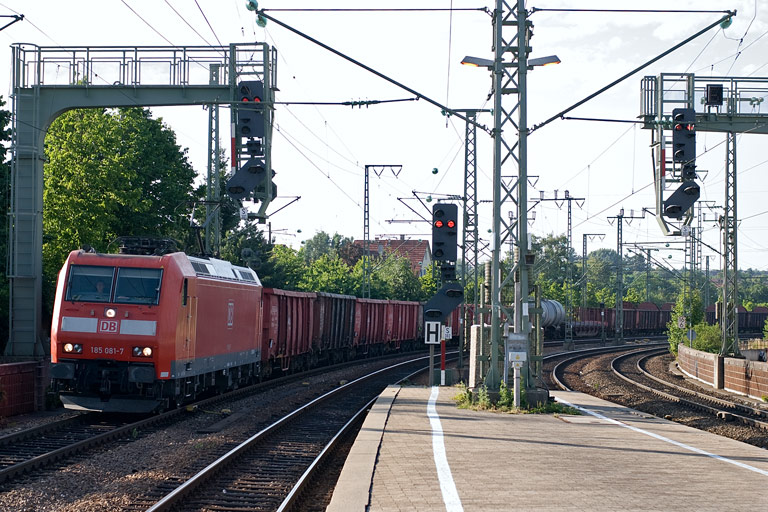 185 081 mit FZ 56183 bei km 16,6 (Juni 2008)