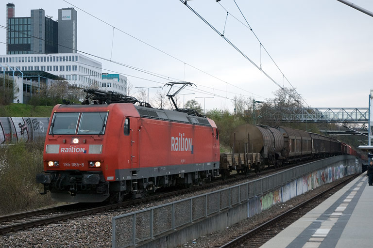 185 085 mit FE 44696 bei km 14,2 (April 2008)