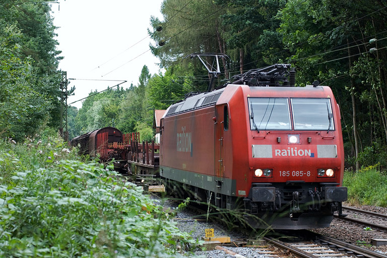 185 085 mit FE 44696 bei km 17,8 (August 2008)