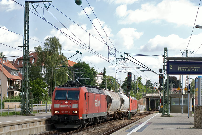 185 085 mit FE 45175 bei km 15,6 (August 2008)