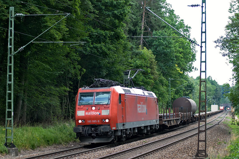 185 085 mit FE 45175 bei km 18,6 (Juni 2008)