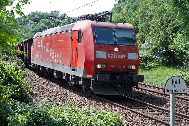 185 090 mit FZT 56164 bei km 8,8 (August 2008)