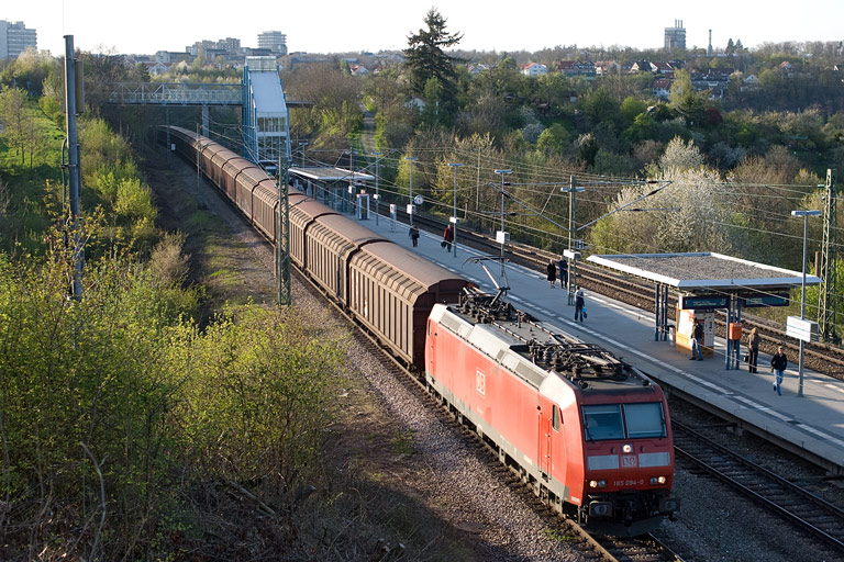 185 094 mit CS 47085 bei km 14,2 (April 2008)