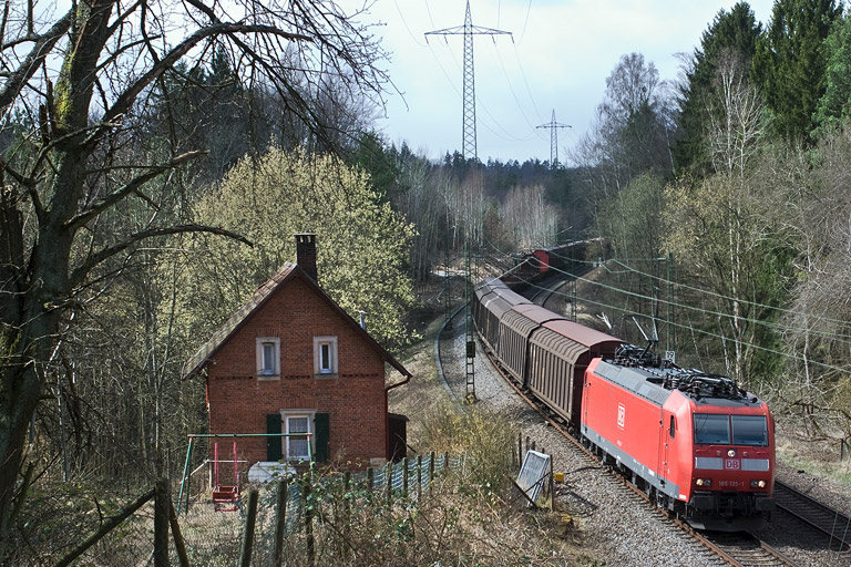 185 135 mit FE 44696 bei km 19,2 (April 2008)