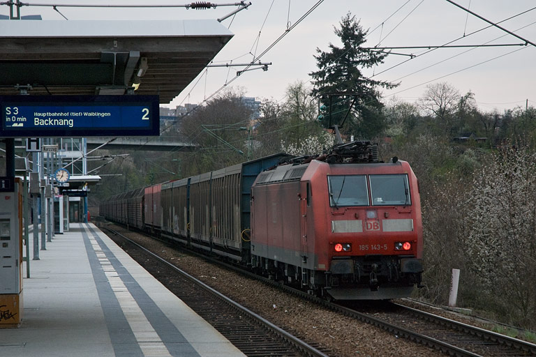 185 143 mit CSQ 60084 bei km 14,2 (April 2008)