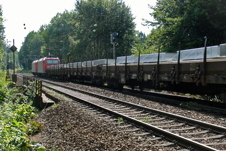 185 145 und 185 127 mit CFN 47595 bei km 18,2 (Juni 2008)