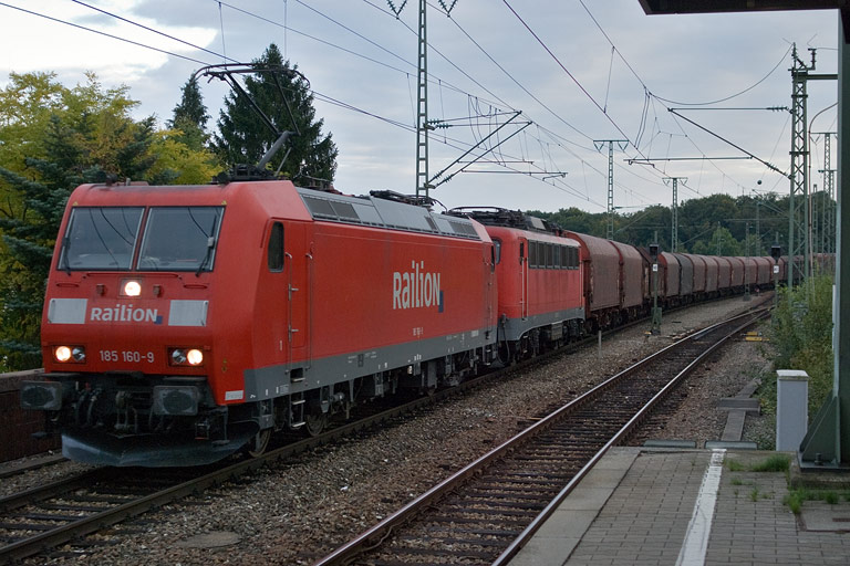 185 160 und 139 562 mit FZT 56166 bei km 16,8 (September 2008)