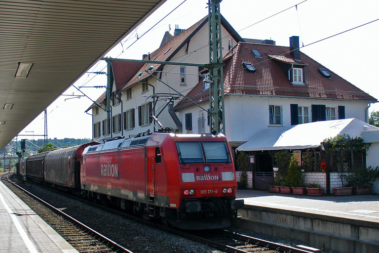 185 171 mit FE 44695 bei km 15,6 (Juli 2008)