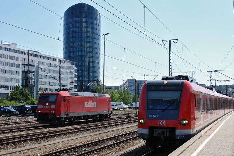 185 171 und 423 822 bei km 15,6 (Juli 2008)