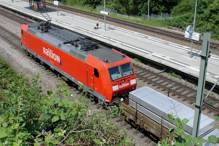 185 173 mit CFN 46325 bei km 14,2 (Mai 2008)
