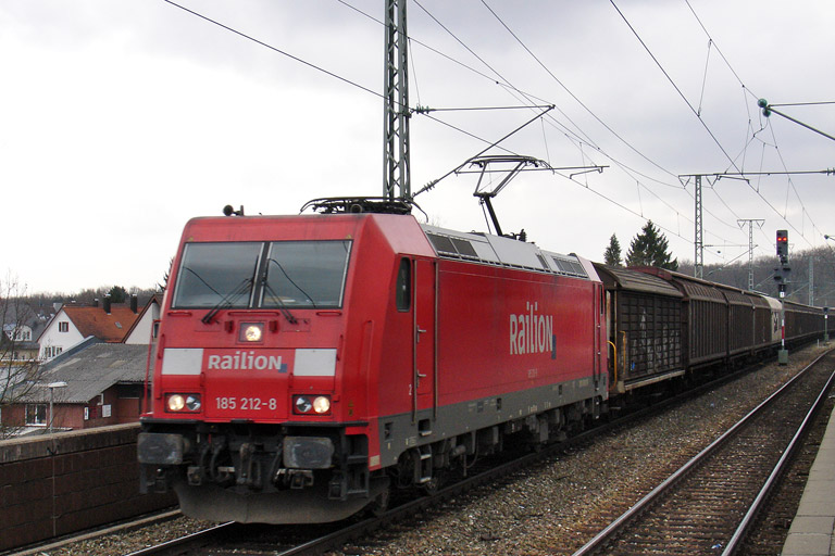185 212 mit FE 44696 bei km 16,6 (April 2008)