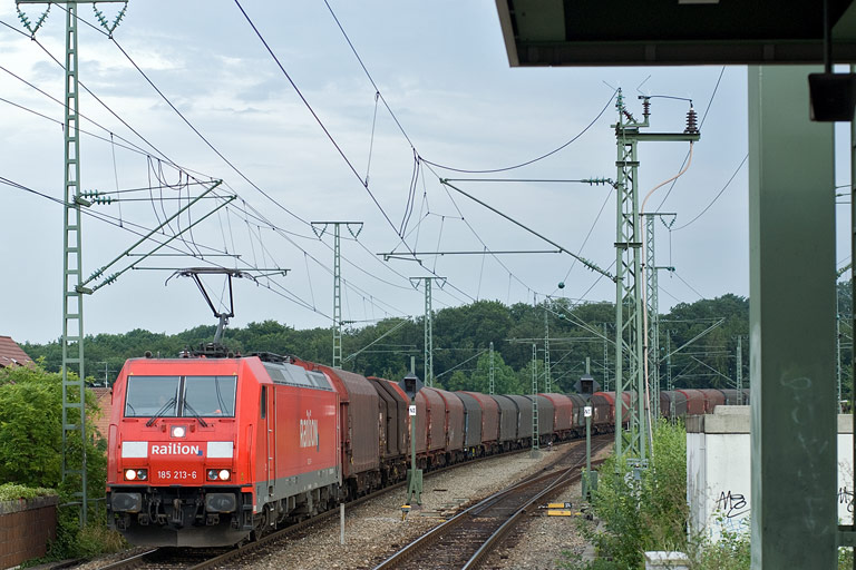 185 213 mit FZT 56166 bei km 16,8 (Juli 2008)