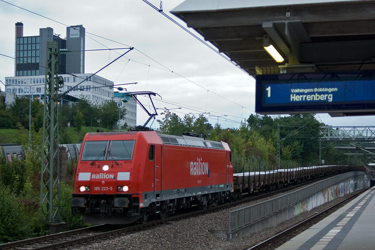 185 223 mit FZ 56183 bei km 14,0 (September 2008)