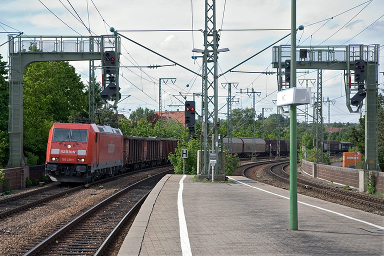 185 239 mit FE 44691 bei km 16,6 (Mai 2008)