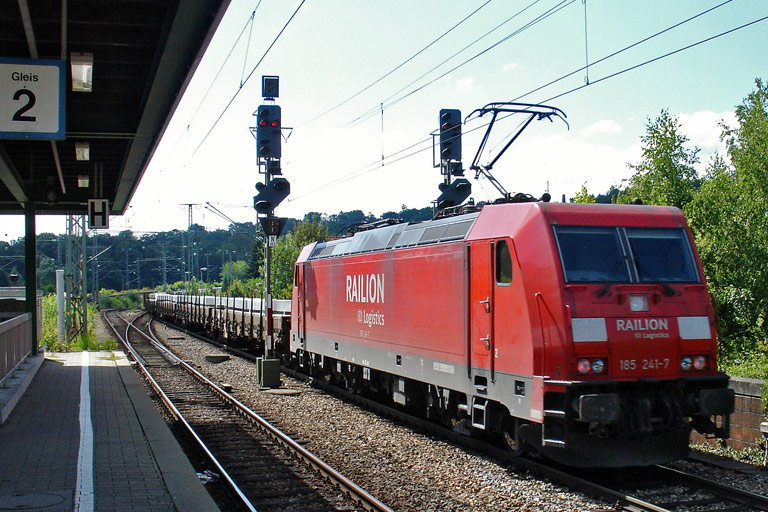 185 241 mit CFN 45591 bei km 16,8 (Juli 2008)