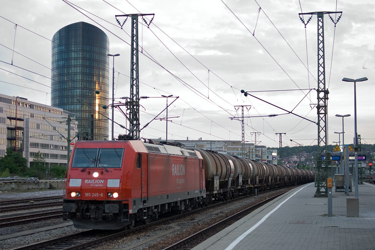185 245 mit CFA 49596 bei km 15,6 (Mai 2008)