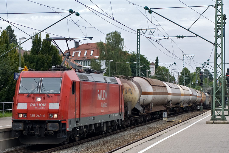 185 249 mit CFN 43198 bei km 15,6 (August 2008)
