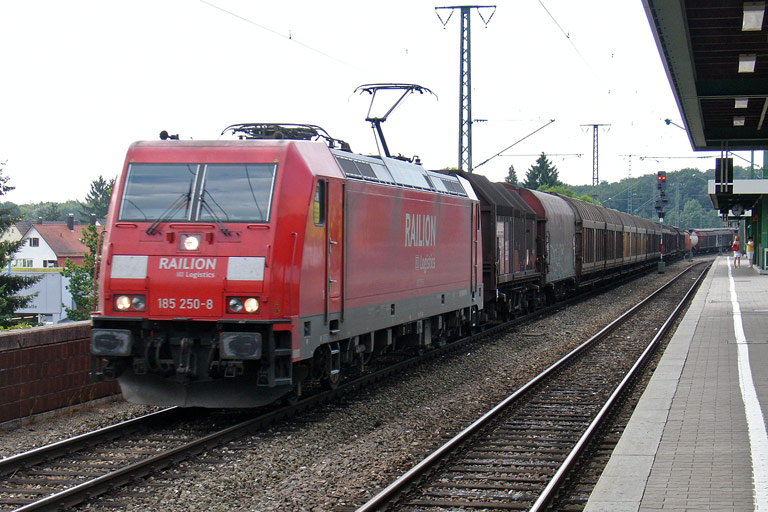 185 250 mit FE 44698 bei km 16,8 (Juli 2008)