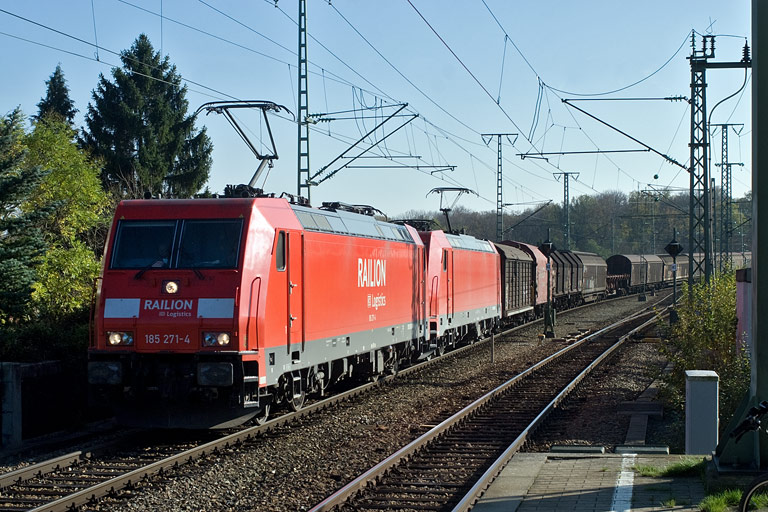 185 271 und 185 319 bei km 16,8 (Oktober 2008)