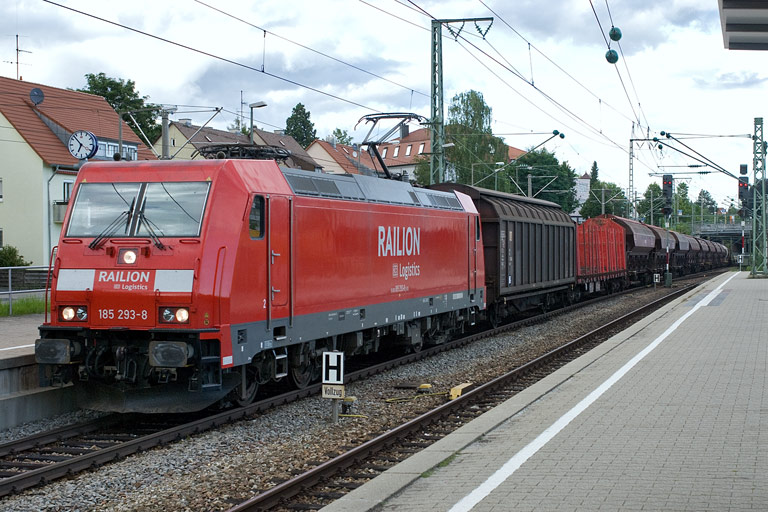 185 293 mit FZ 56183 bei km 15,6 (August 2008)