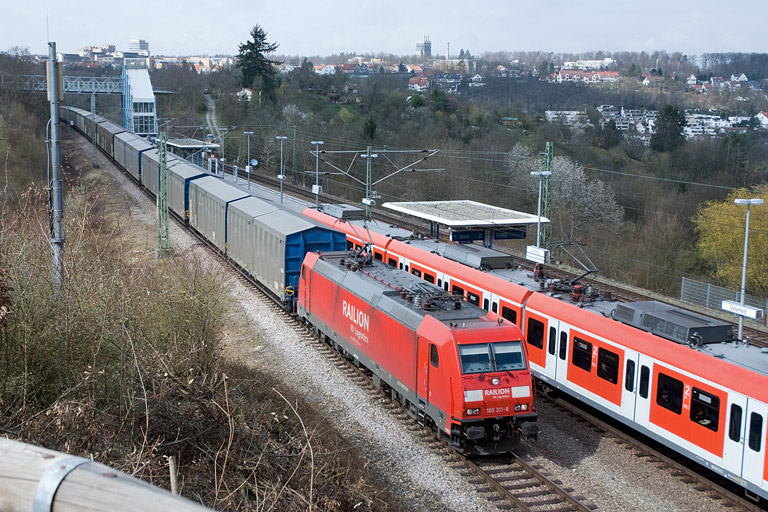 185 311 mit CS 61783 bei km 14,2 (April 2008)