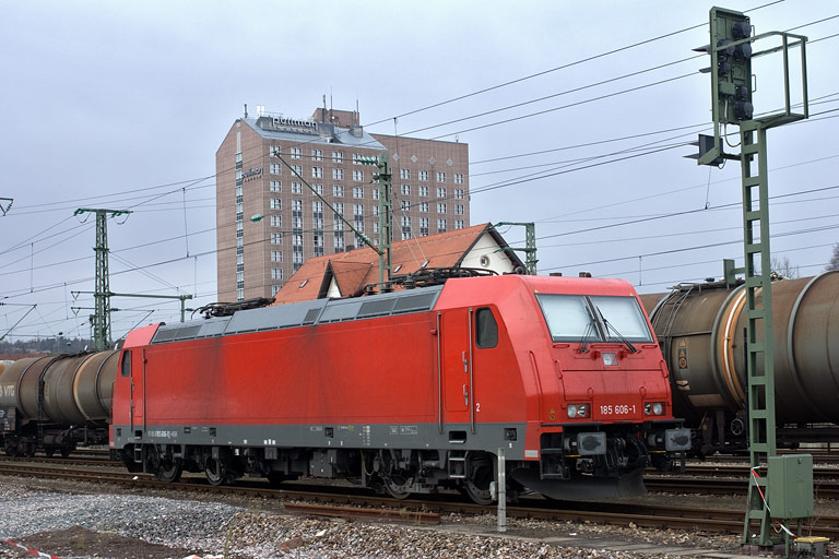 HGK 185 606 bei km 15,6 (November 2008)