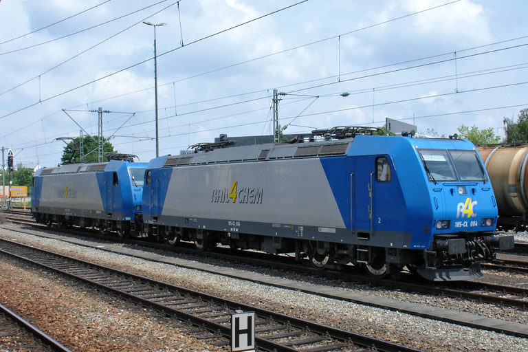 R4C 185 Cl-005 und 185 Cl-004 bei km 15,6 (Juni 2008)