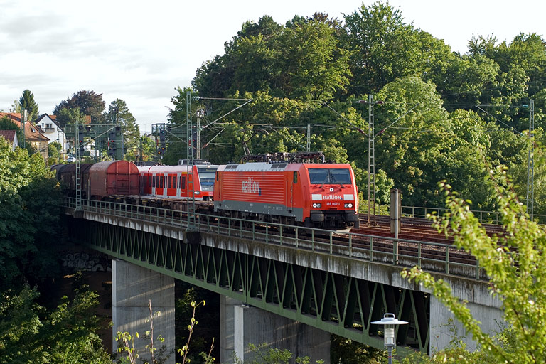 189 001 mit FZT 56166 bei km 14,6 (August 2008)