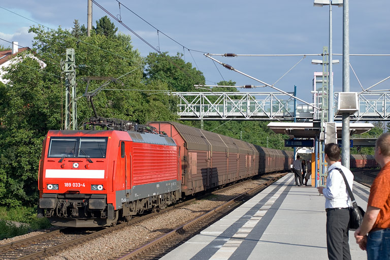 189 033 mit CSQ 60084 bei km 14,2 (Juli 2008)