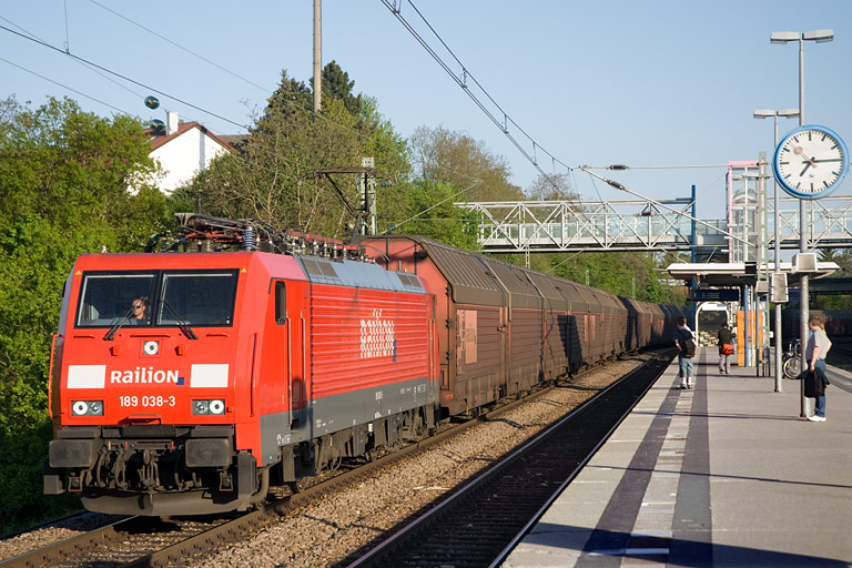 189 038 mit CSQ 60084 bei km 14,2 (Mai 2008)
