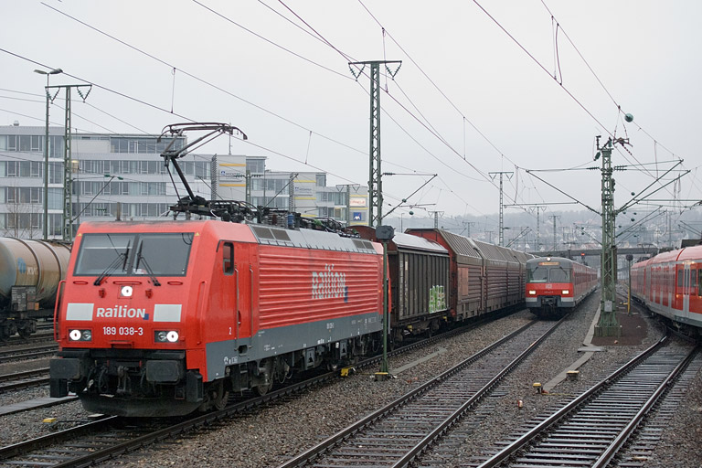 189 038 mit CSQ 60084 bei km 15,8 (April 2008)