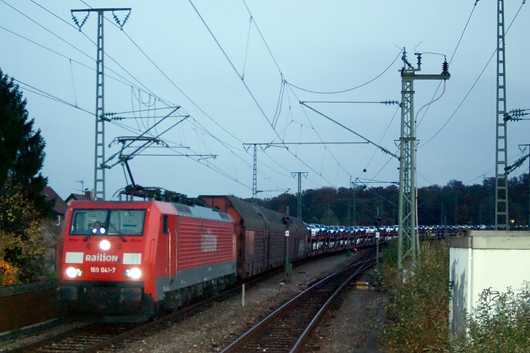 189 041 mit CSQ 60084 bei km 16,8 (Oktober 2008)
