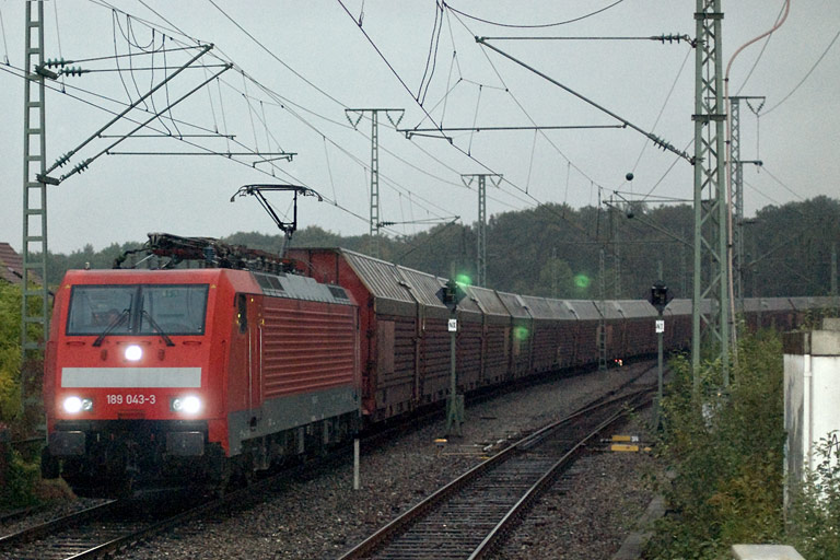 189 043 mit CSQ 60084 bei km 16,8 (September 2008)