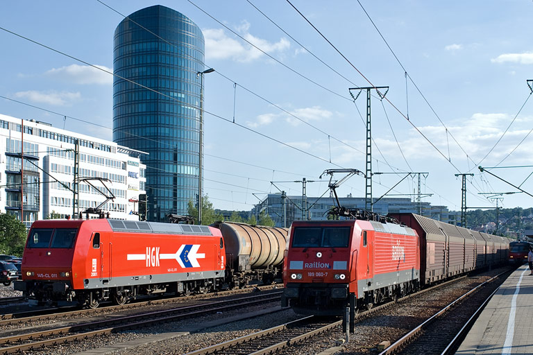 189 060 mit CSQ 60084 und HGK 145 Cl-011 bei km 15,6 (Juli 2008)