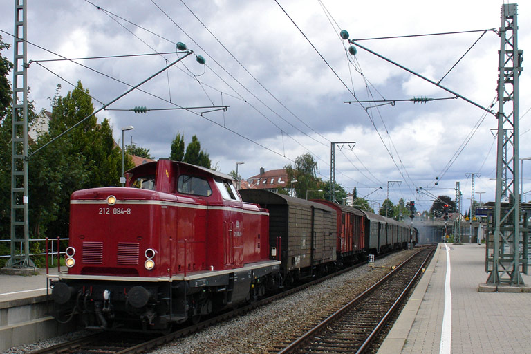 212 084 mit DPR 99821 bei km 15,6 (August 2008)