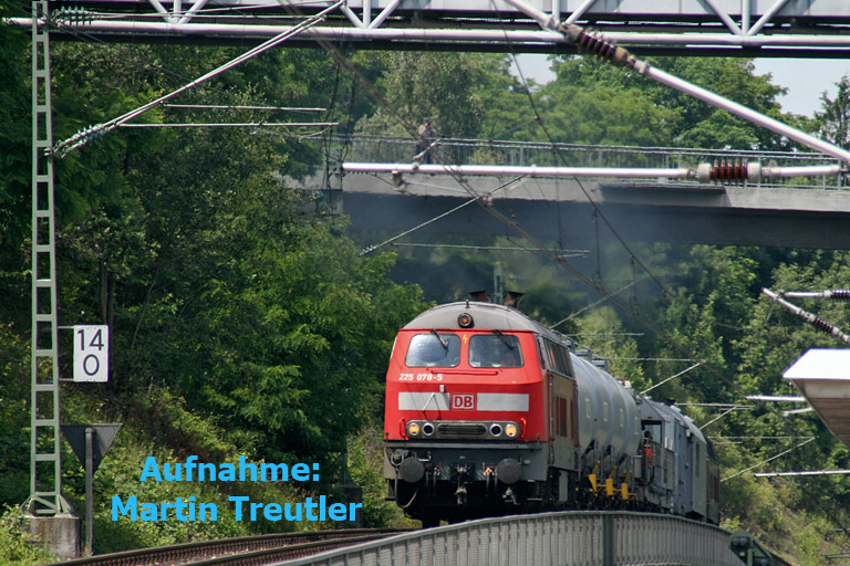 225 078 mit RabZ 94851 bei km 14,0 (Juni 2008)