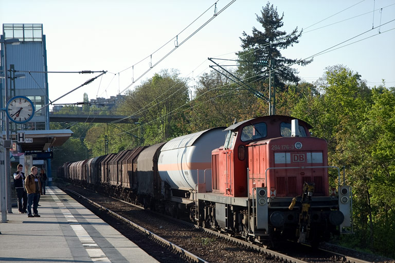 294 176 mit FZT 56166 bei km 14,2 (Mai 2008)