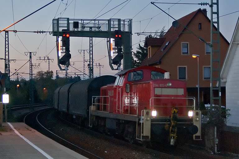 294 815 mit FZT 56166 bei km 16,6 (Oktober 2008)