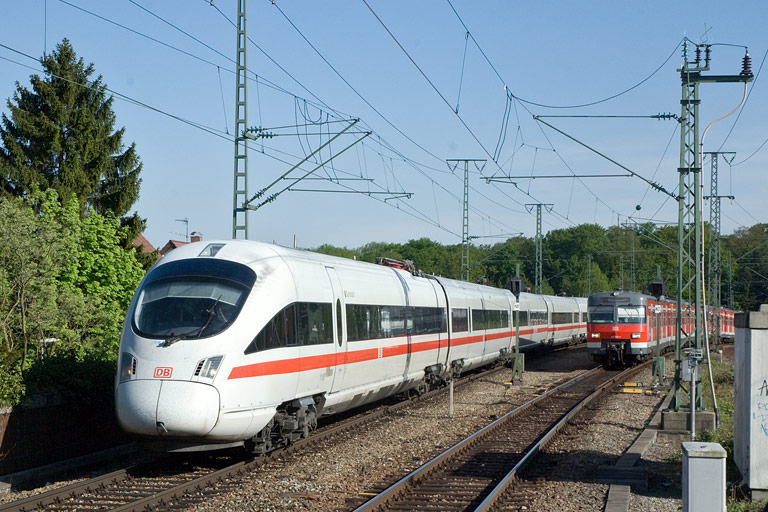 Baureihe 411 und Baureihe 420 als ICE 187 bei km 16,8 (Mai 2008)