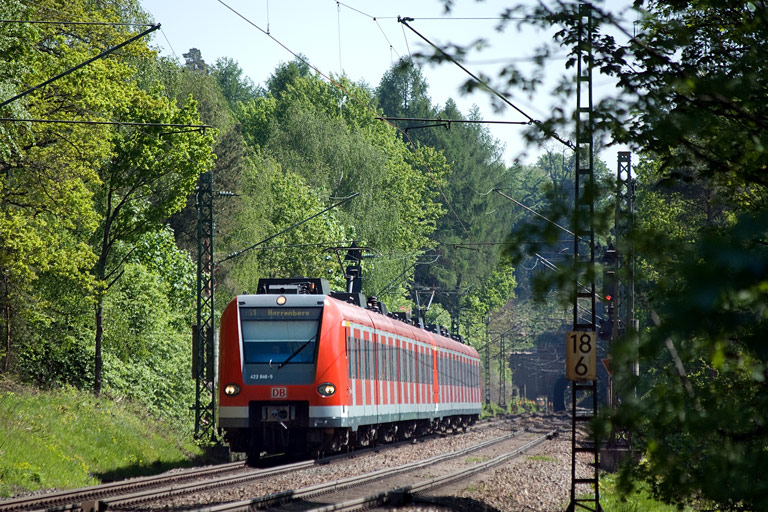 423 846 als S1 bei km 18,6 (Mai 2008)