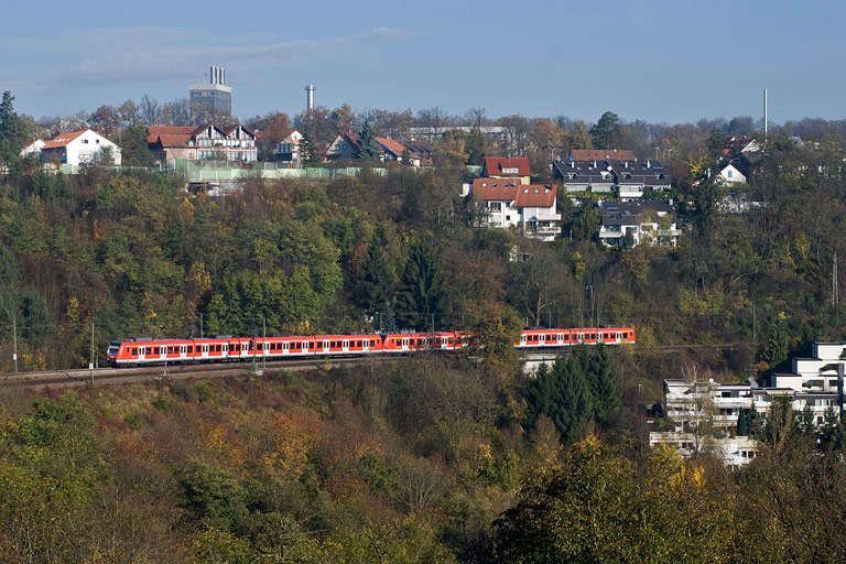 Baureihe 423 als ICE-Ersatzzug bei km 13,4 (Oktober 2008)