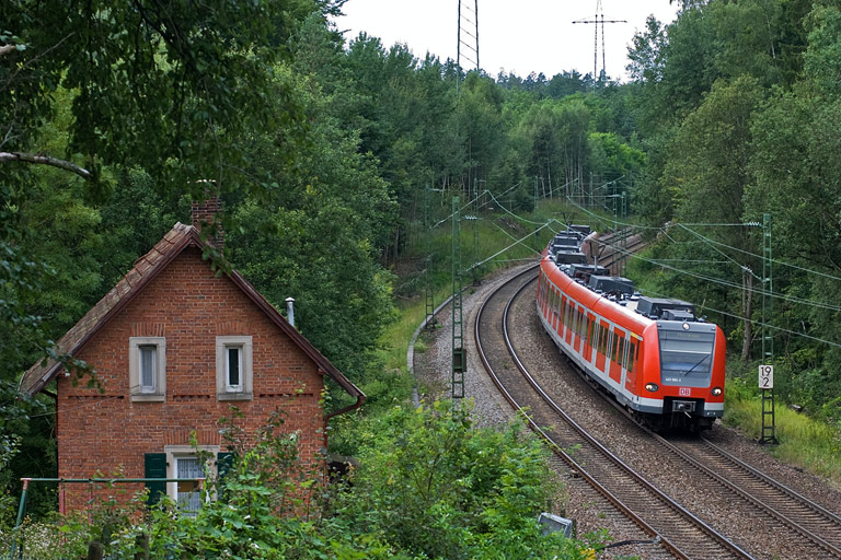 Baureihe 423 als S1 bei km 19,2 (August 2008)