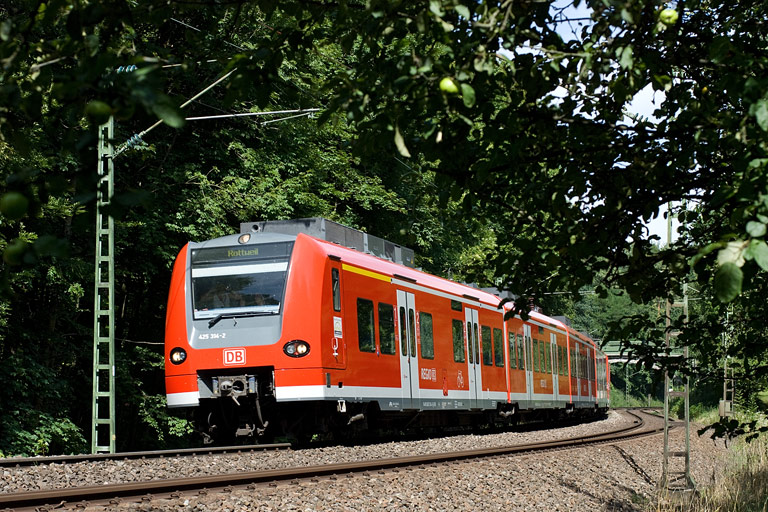 425 314 als RE 19639 bei km 11,8 (August 2008)