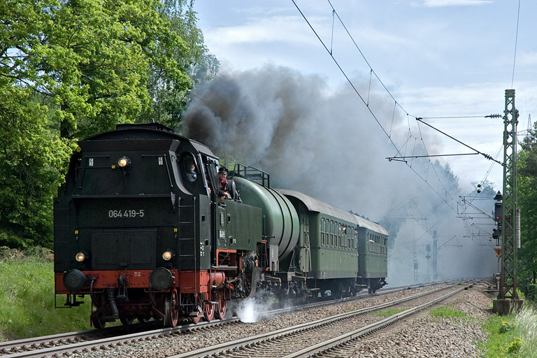 64 419 mit DPE 92961 bei km 18,6 (Mai 2008)
