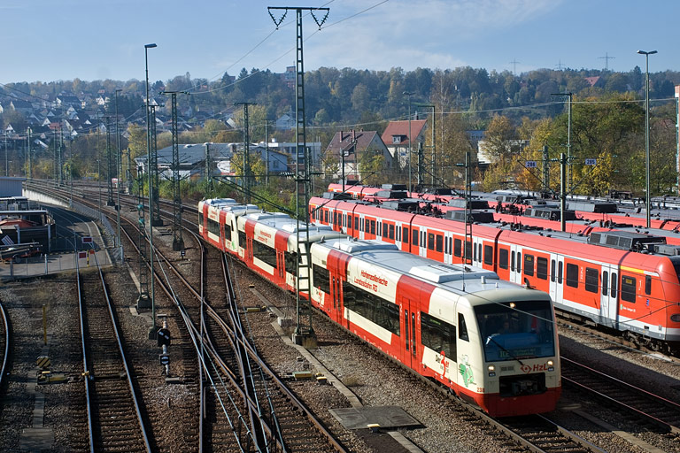HzL Regioshuttles VT 238, VT 236 und VT 243 als D 98812 bei km 16,0 (Oktober 2008)