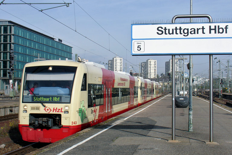 HzL Regioshuttles VT 243, VT 236 und VT 238 bei km 0,2 (Oktober 2008)
