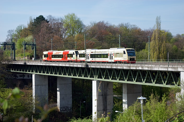 HzL RS1 VT 250 und 238 als DPE 93616 bei km 14,6 (April 2008)
